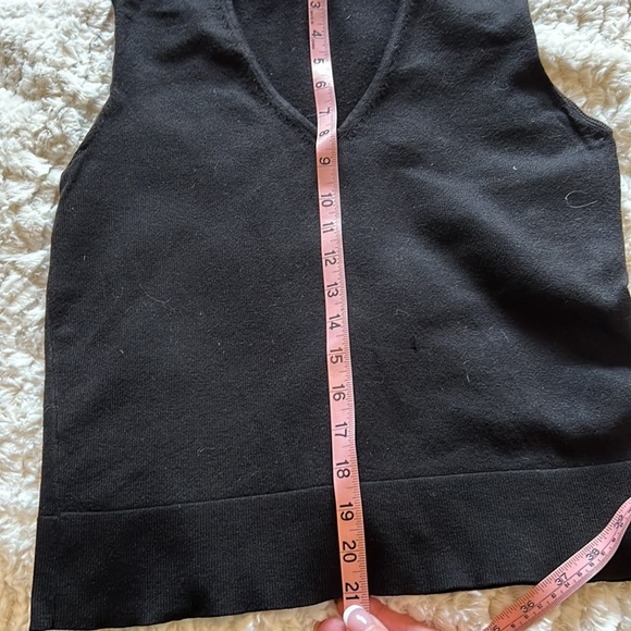 Black Jacob V neck sweater vest - Picture 3 of 4